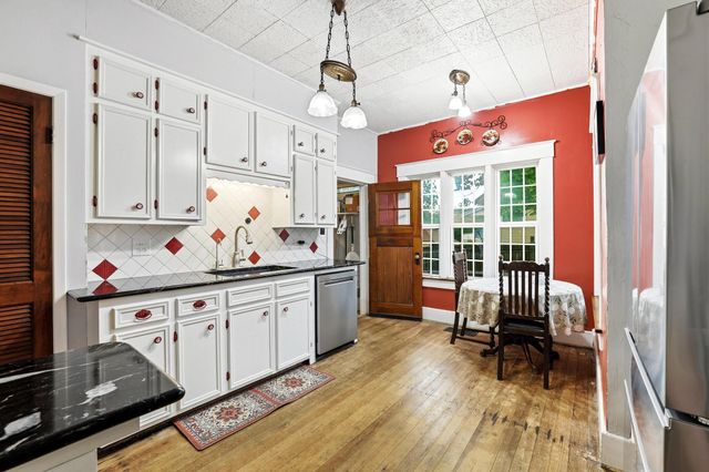901 8th Street, Honey Grove, TX 75446