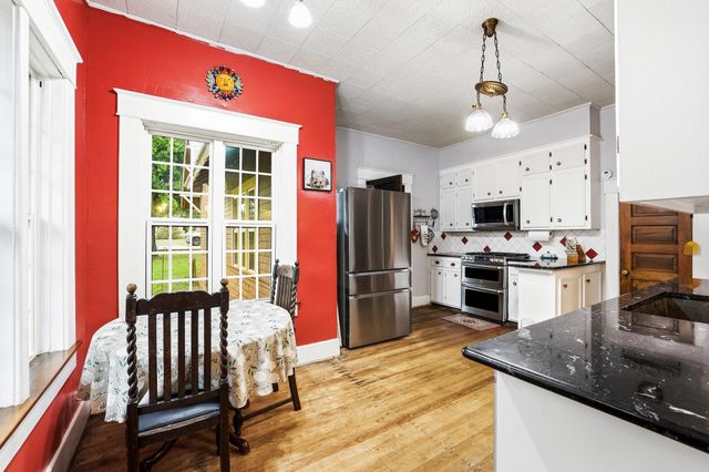 901 8th Street, Honey Grove, TX 75446