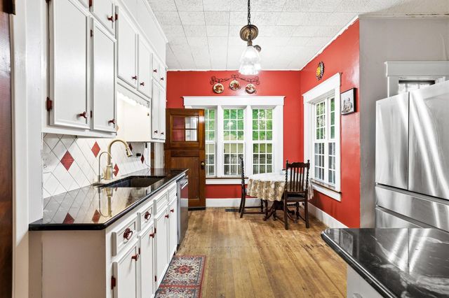 901 8th Street, Honey Grove, TX 75446