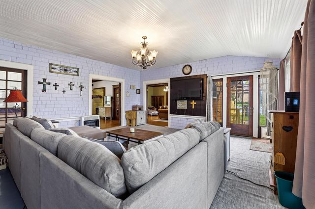 901 8th Street, Honey Grove, TX 75446