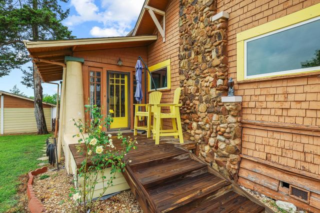 901 8th Street, Honey Grove, TX 75446