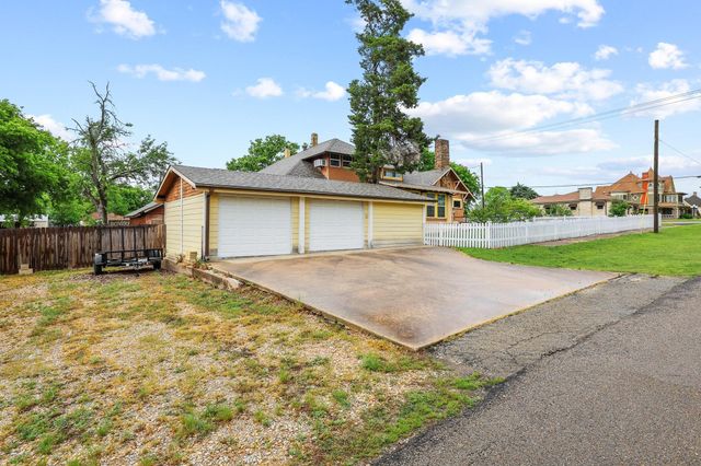 901 8th Street, Honey Grove, TX 75446