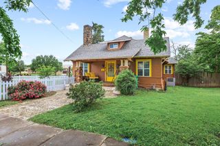 901 8th Street, Honey Grove, TX 75446