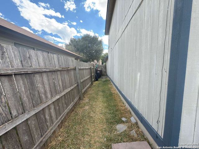 6643 beech trail, Converse, TX 78109