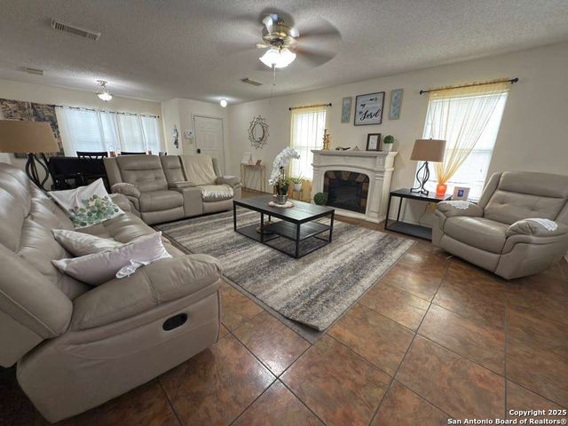 6643 beech trail, Converse, TX 78109