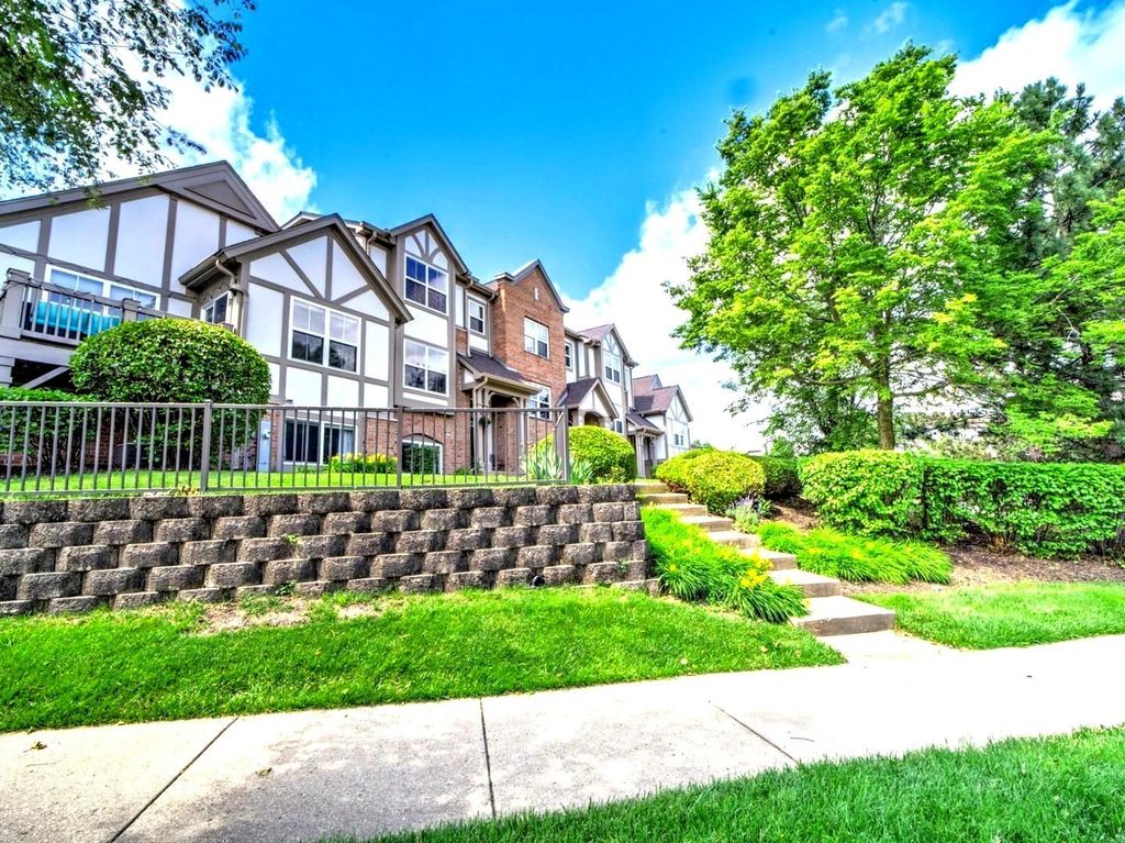 806 June Terrace, Lake Zurich, IL 60047