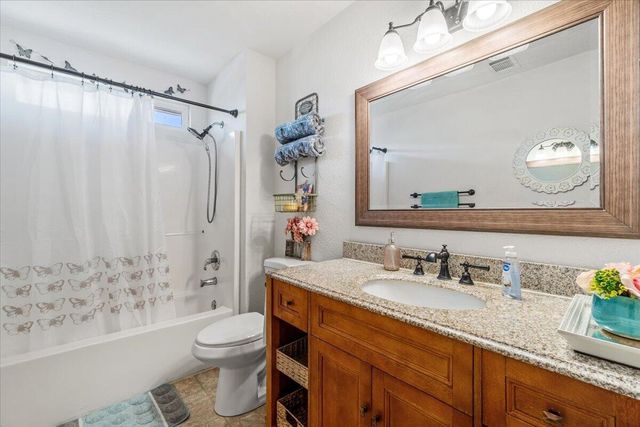 1015 Oakwood Court, Mckinleyville, CA 95519