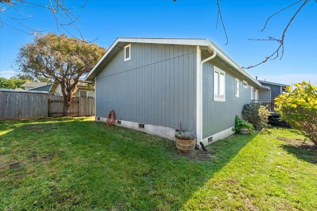 1015 Oakwood Court, Mckinleyville, CA 95519