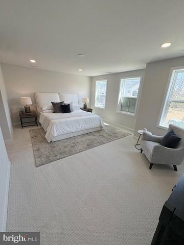 44 GRAYSON LN, Downingtown, PA 19335