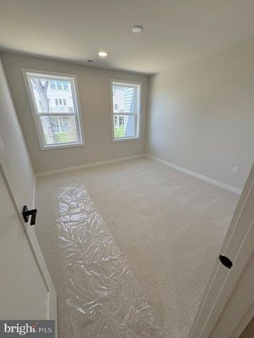 44 GRAYSON LN, Downingtown, PA 19335