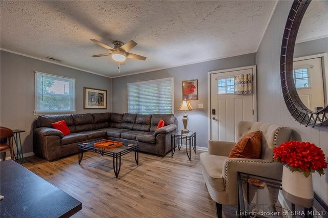 502 W 14th Street, Jeffersonville, IN 47130