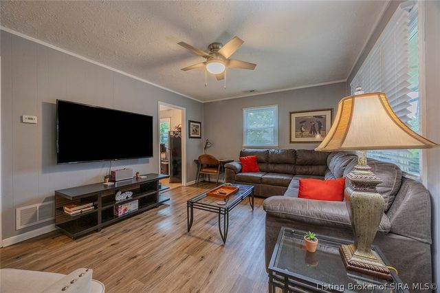502 W 14th Street, Jeffersonville, IN 47130