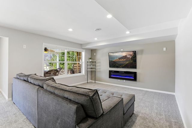 18883 95th Avenue N, Maple Grove, MN 55311