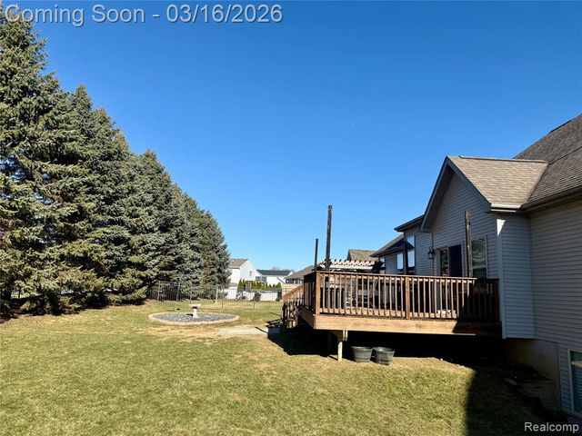 437 Golfside Drive, Lapeer, MI 48446