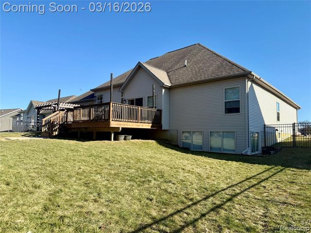 437 Golfside Drive, Lapeer, MI 48446