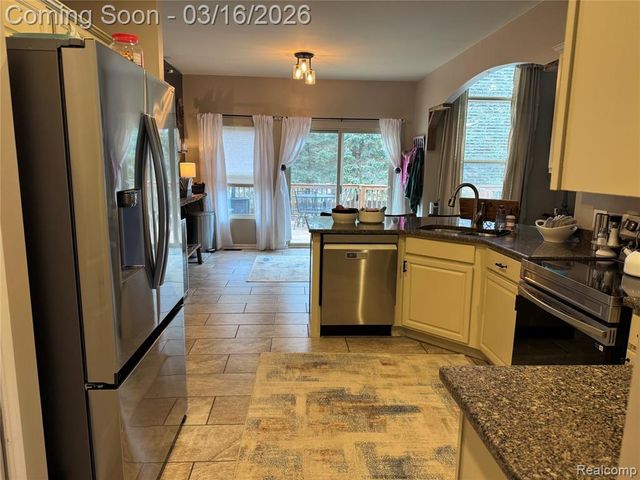 437 Golfside Drive, Lapeer, MI 48446