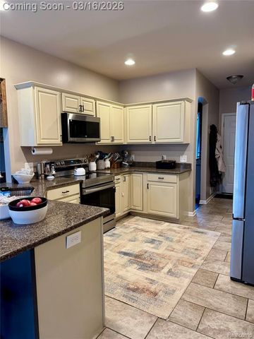 437 Golfside Drive, Lapeer, MI 48446