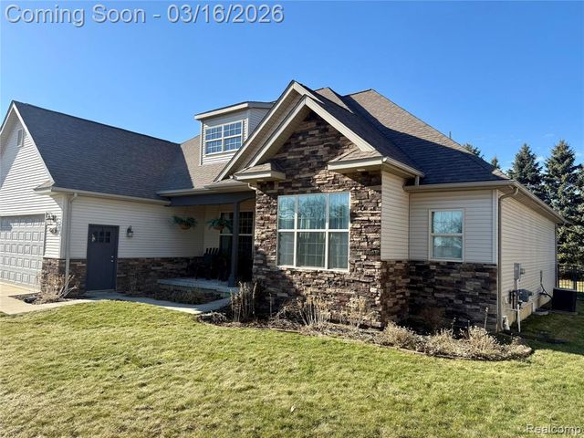 437 Golfside Drive, Lapeer, MI 48446