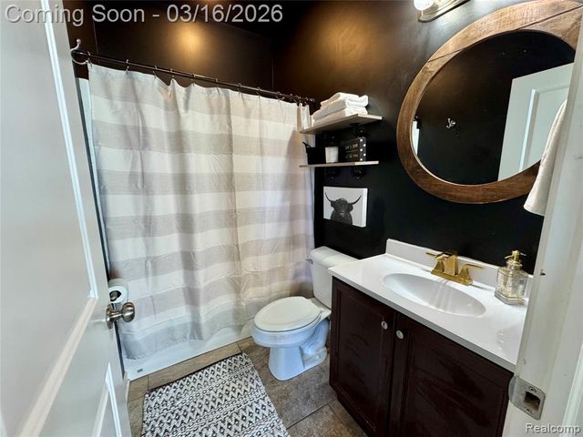 437 Golfside Drive, Lapeer, MI 48446