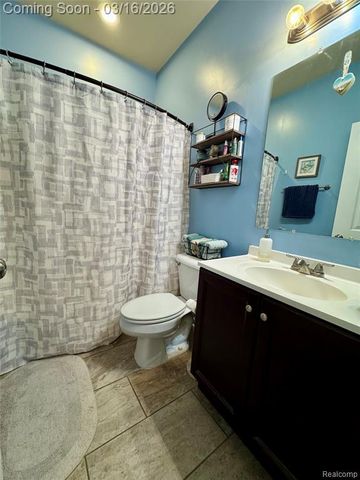 437 Golfside Drive, Lapeer, MI 48446