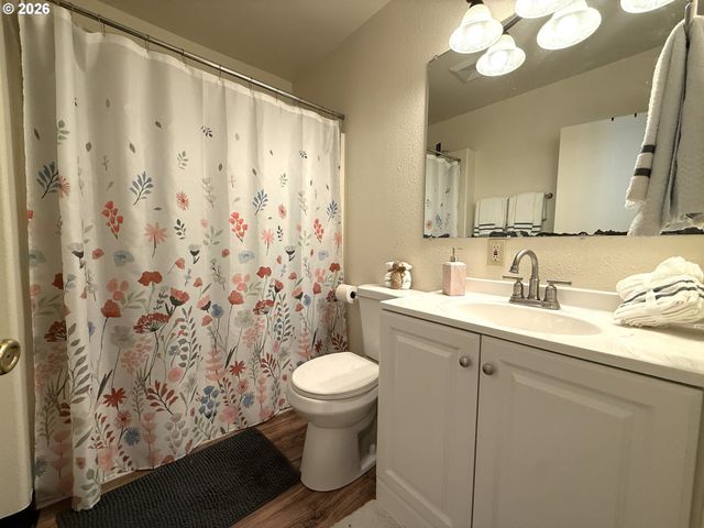 515 PACIFIC Ave, Brookings, OR 97415