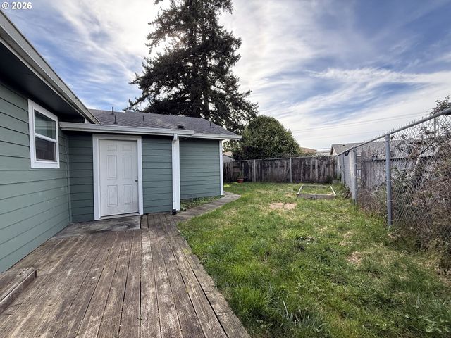 515 PACIFIC Ave, Brookings, OR 97415