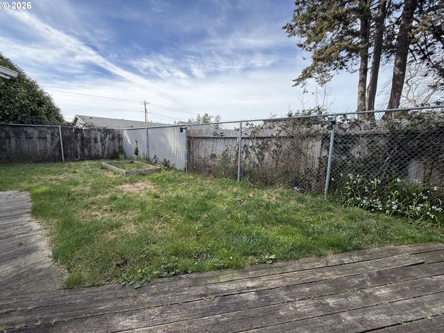 515 PACIFIC Ave, Brookings, OR 97415