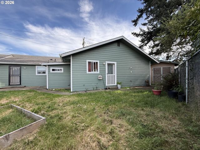 515 PACIFIC Ave, Brookings, OR 97415