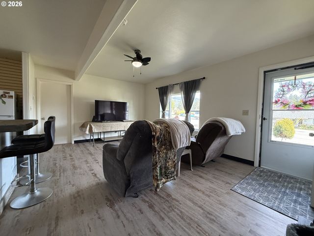 515 PACIFIC Ave, Brookings, OR 97415