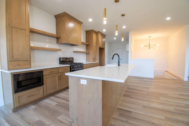 2081 Bull Run Road, Ozark, MO 65721