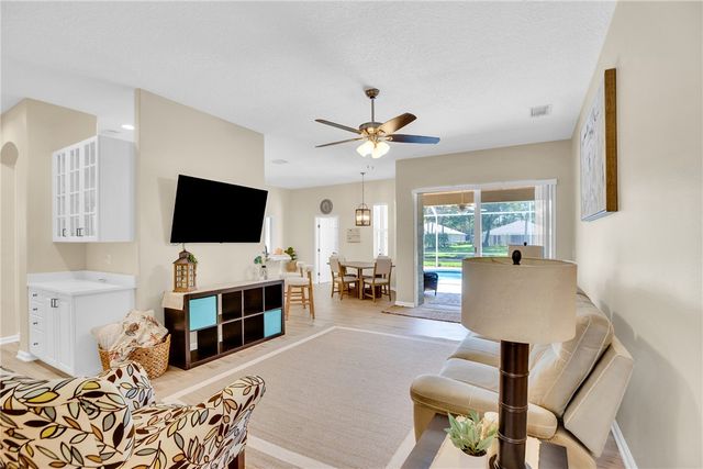 632 Hatteras Court SW, Vero Beach, FL 32968