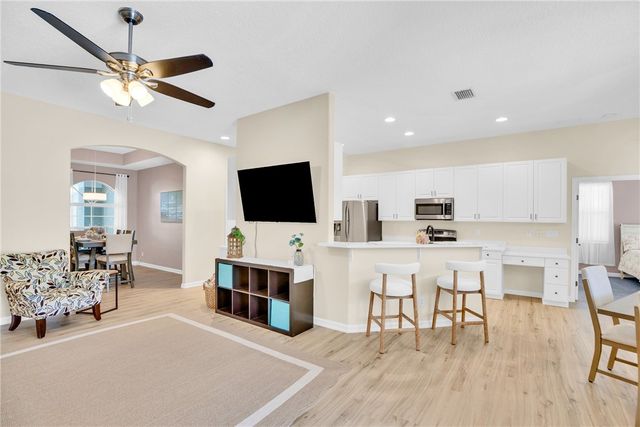 632 Hatteras Court SW, Vero Beach, FL 32968
