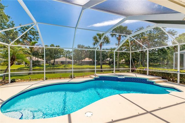 632 Hatteras Court SW, Vero Beach, FL 32968