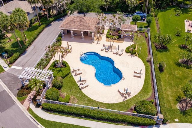 632 Hatteras Court SW, Vero Beach, FL 32968