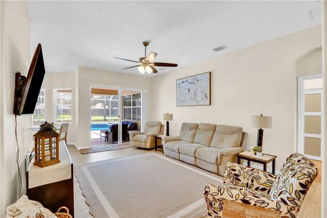 632 Hatteras Court SW, Vero Beach, FL 32968