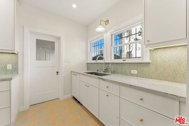 125 N Orange Drive, Los Angeles, CA 90036