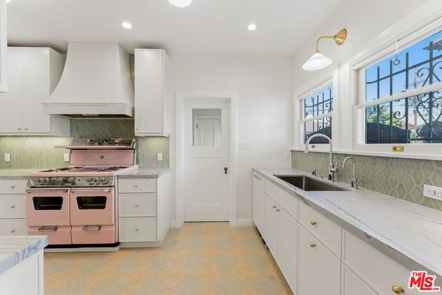 125 N Orange Drive, Los Angeles, CA 90036