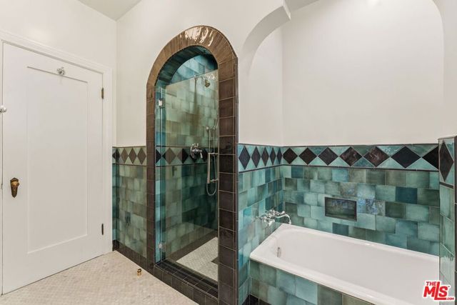 125 N Orange Drive, Los Angeles, CA 90036