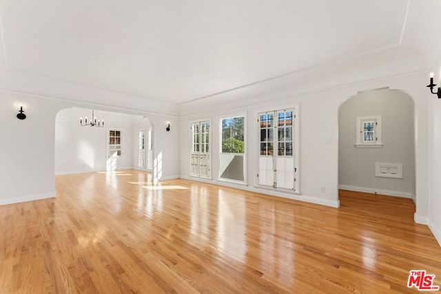 125 N Orange Drive, Los Angeles, CA 90036