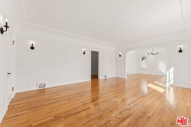 125 N Orange Drive, Los Angeles, CA 90036