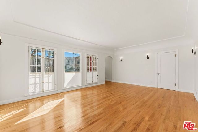 125 N Orange Drive, Los Angeles, CA 90036