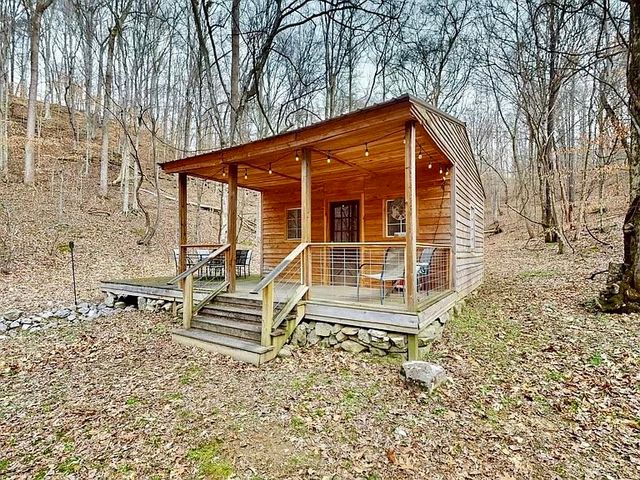 1198 Ed Sanders Rd, Lynchburg, TN 37352