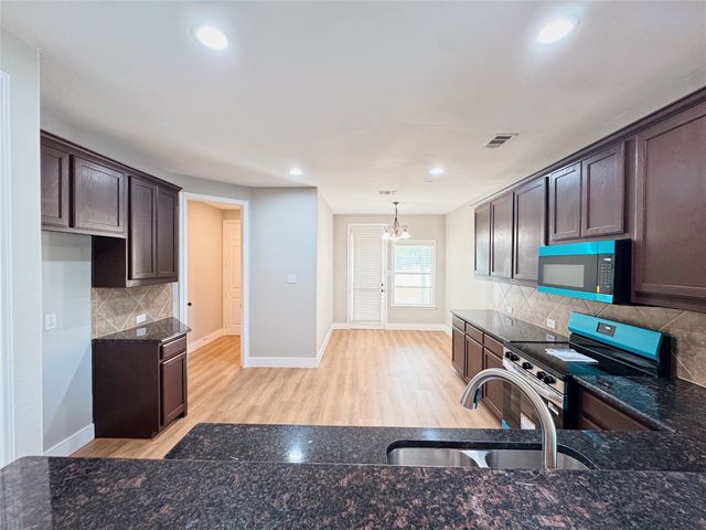 1008 Caudle Lane, Savannah, TX 76227