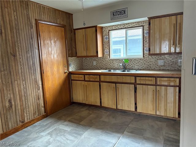 1622 Merrill Avenue, Akron, OH 44306