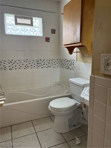 1622 Merrill Avenue, Akron, OH 44306