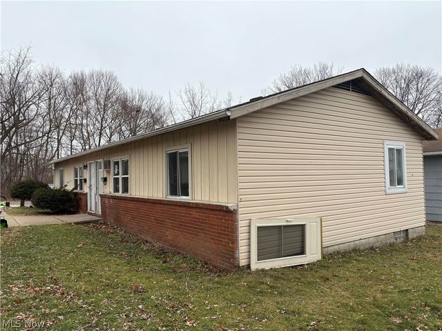 1622 Merrill Avenue, Akron, OH 44306