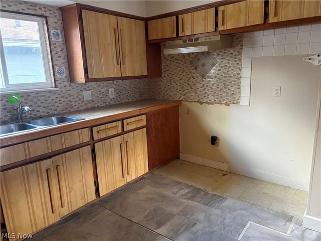 1622 Merrill Avenue, Akron, OH 44306