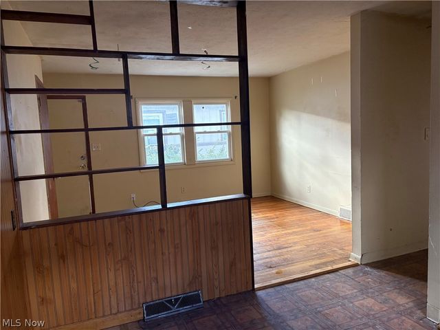 1622 Merrill Avenue, Akron, OH 44306