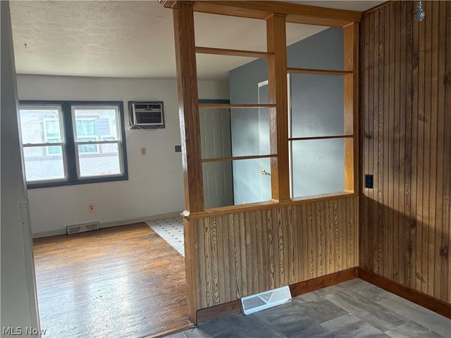 1622 Merrill Avenue, Akron, OH 44306