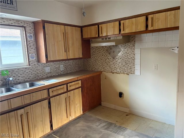 1622 Merrill Avenue, Akron, OH 44306